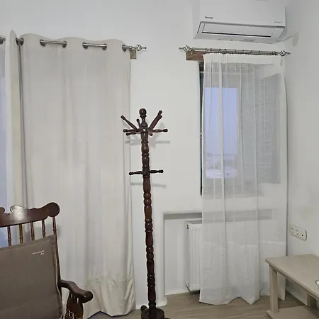Maison Orfeas Науса